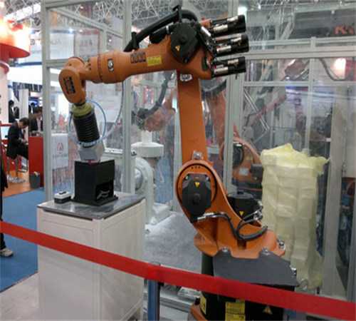 上海讲座:陈伟东“移动机器人网络的建模和控制”